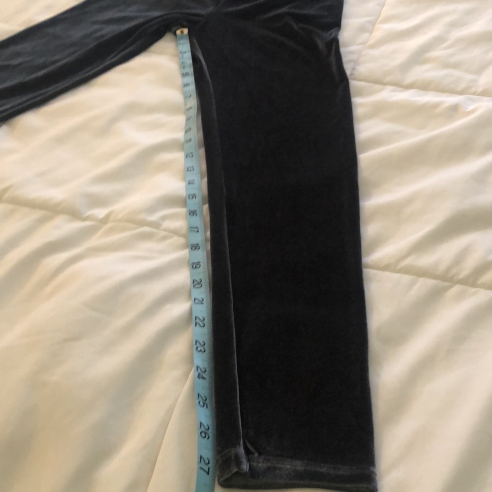 Yummie velour grey yoga pant leggings that are super soft - Picture 3 of 7